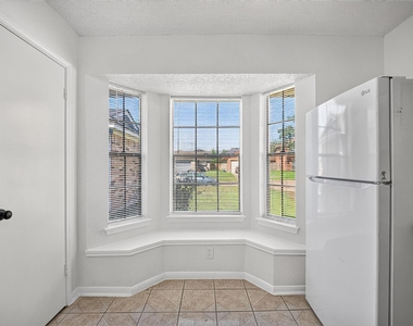 1126 Holbech Lane - Photo Thumbnail 10