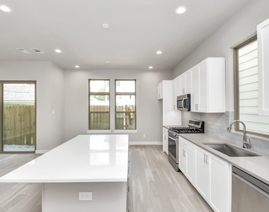 540 Janisch Road - Photo Thumbnail 8