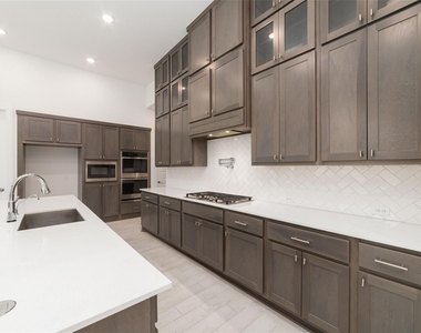 32018 Crested Knoll Court - Photo Thumbnail 16