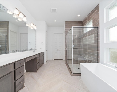 32018 Crested Knoll Court - Photo Thumbnail 12