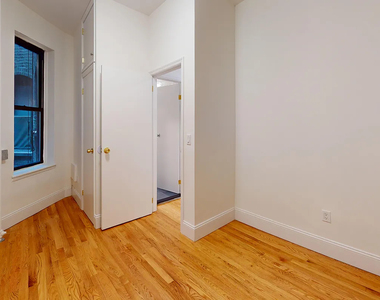 313 East 93rd Street - Photo Thumbnail 3