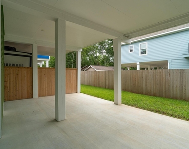 213 West - Photo Thumbnail 2