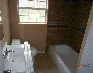 225 Nanlee Street - Photo Thumbnail 3