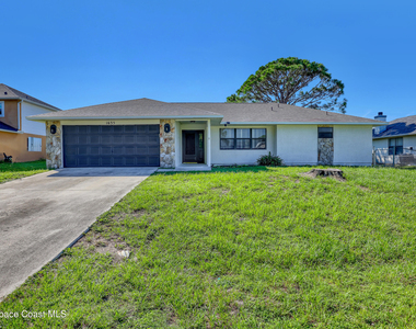1635 Adview Road Se - Photo Thumbnail 1