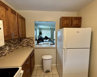 201 Saint Lucie Lane - Photo Thumbnail 6