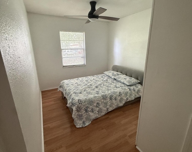 325 Marseille Drive - Photo Thumbnail 4