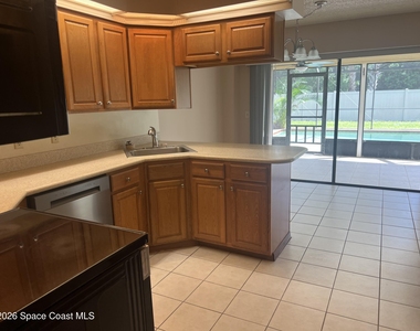 424 Hurst Road Ne - Photo Thumbnail 4