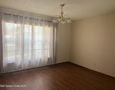 424 Hurst Road Ne - Photo Thumbnail 2