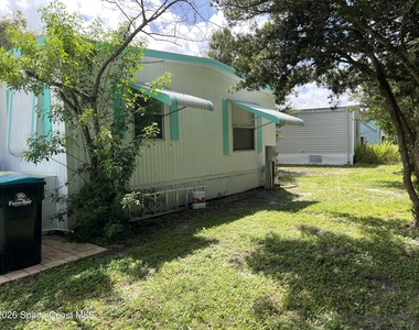 1019 Ne Moonlight Court Ne - Photo Thumbnail 2