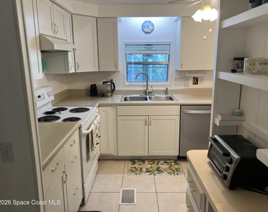 1019 Ne Moonlight Court Ne - Photo Thumbnail 8