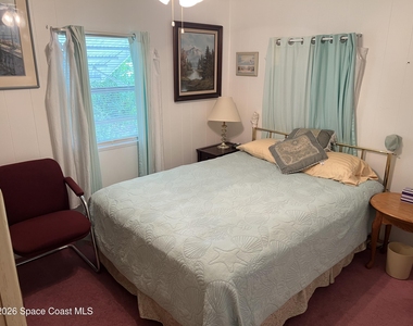 1019 Ne Moonlight Court Ne - Photo Thumbnail 14