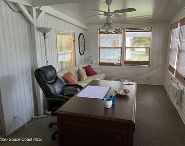 1019 Ne Moonlight Court Ne - Photo Thumbnail 11