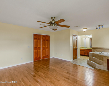 991 Tahiti Avenue Se - Photo Thumbnail 28