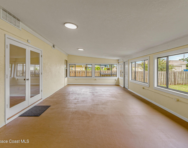 991 Tahiti Avenue Se - Photo Thumbnail 35
