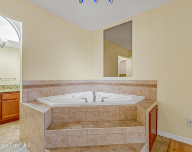 991 Tahiti Avenue Se - Photo Thumbnail 31