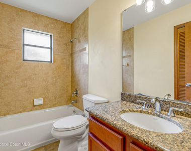 991 Tahiti Avenue Se - Photo Thumbnail 20