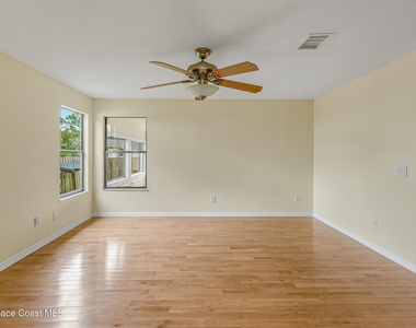 991 Tahiti Avenue Se - Photo Thumbnail 26