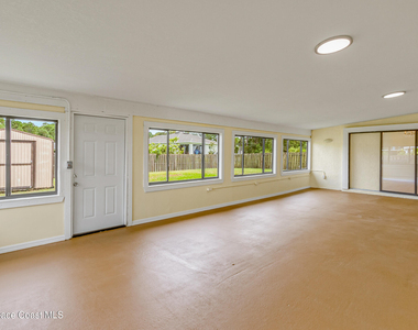 991 Tahiti Avenue Se - Photo Thumbnail 34