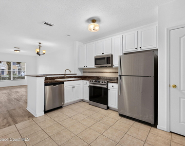 1391 Hampton Park Lane - Photo Thumbnail 5