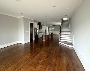 238 W 24th Street - Photo Thumbnail 9