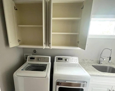 238 W 24th Street - Photo Thumbnail 8