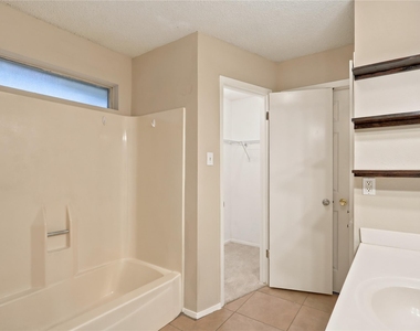 22423 Deville Drive - Photo Thumbnail 12