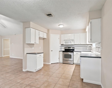 22423 Deville Drive - Photo Thumbnail 6