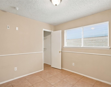 22423 Deville Drive - Photo Thumbnail 16