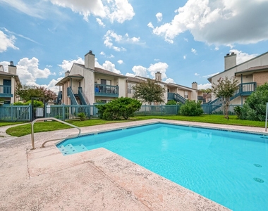 250 W El Dorado Boulevard - Photo Thumbnail 1
