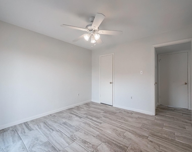 250 W El Dorado Boulevard - Photo Thumbnail 8