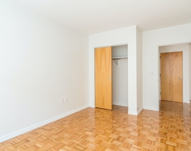 West 48th Street - Photo Thumbnail 1