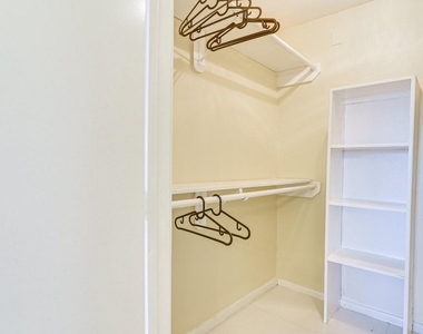 2824 S Bartell Drive - Photo Thumbnail 7