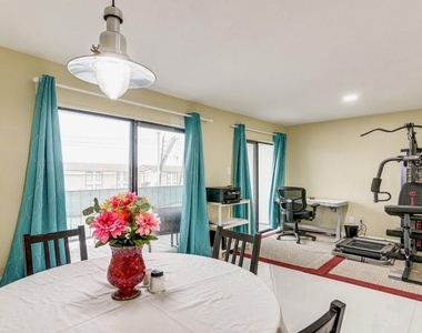 2824 S Bartell Drive - Photo Thumbnail 3