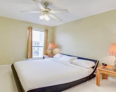 2824 S Bartell Drive - Photo Thumbnail 6