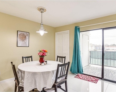 2824 S Bartell Drive - Photo Thumbnail 5