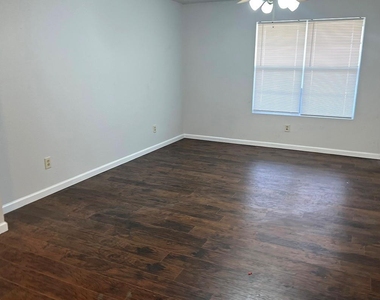6327 Goforth Street - Photo Thumbnail 2