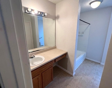 6327 Goforth Street - Photo Thumbnail 10