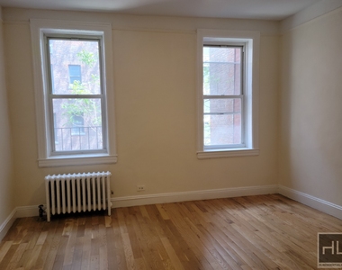 East 89 Street - Photo Thumbnail 1
