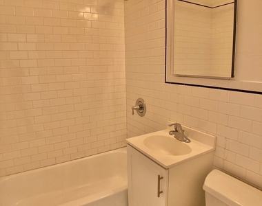 East 89 Street - Photo Thumbnail 2