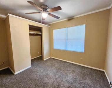 36 18th Avenue N - Photo Thumbnail 21