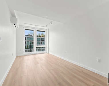 St Marks Place - Photo Thumbnail 2