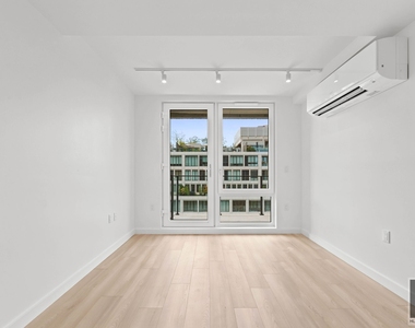 St Marks Place - Photo Thumbnail 6
