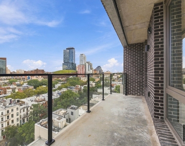 4 Avenue - Photo Thumbnail 8