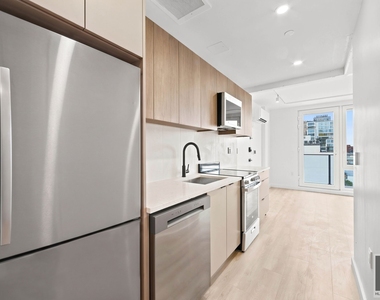 4 Avenue - Photo Thumbnail 6