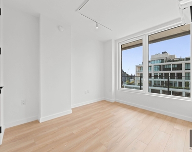 4 Avenue - Photo Thumbnail 7