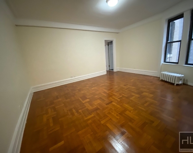 West 55th Street - Photo Thumbnail 2