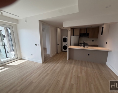 4 Avenue - Photo Thumbnail 1