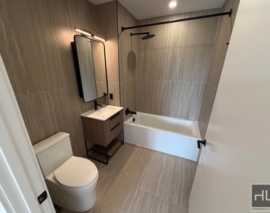 4 Avenue - Photo Thumbnail 4