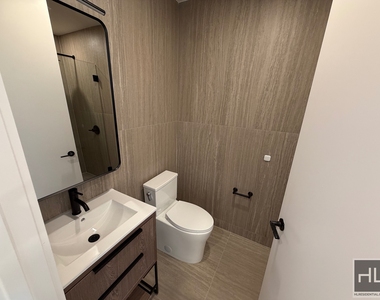 4 Avenue - Photo Thumbnail 3