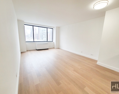 East 58th Street - Photo Thumbnail 2